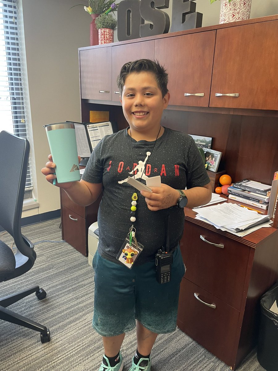 Our principal for the day had a great time reading to classes, observing classrooms, and leaving positive notes to our staff. Great job!  #ouidabest #springerstrong