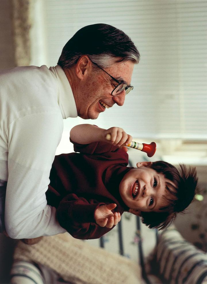 Happy birthday, Mr. Rogers 🎈On capturing this playful moment between Mr. Rogers & his grandchild, photographer Nathan Benn recounted the spontaneous photo as 'the result of just hanging out with [Rogers] one day.' Learn more: s.si.edu/3H2YAQk 📸: s.si.edu/3Tui0U3