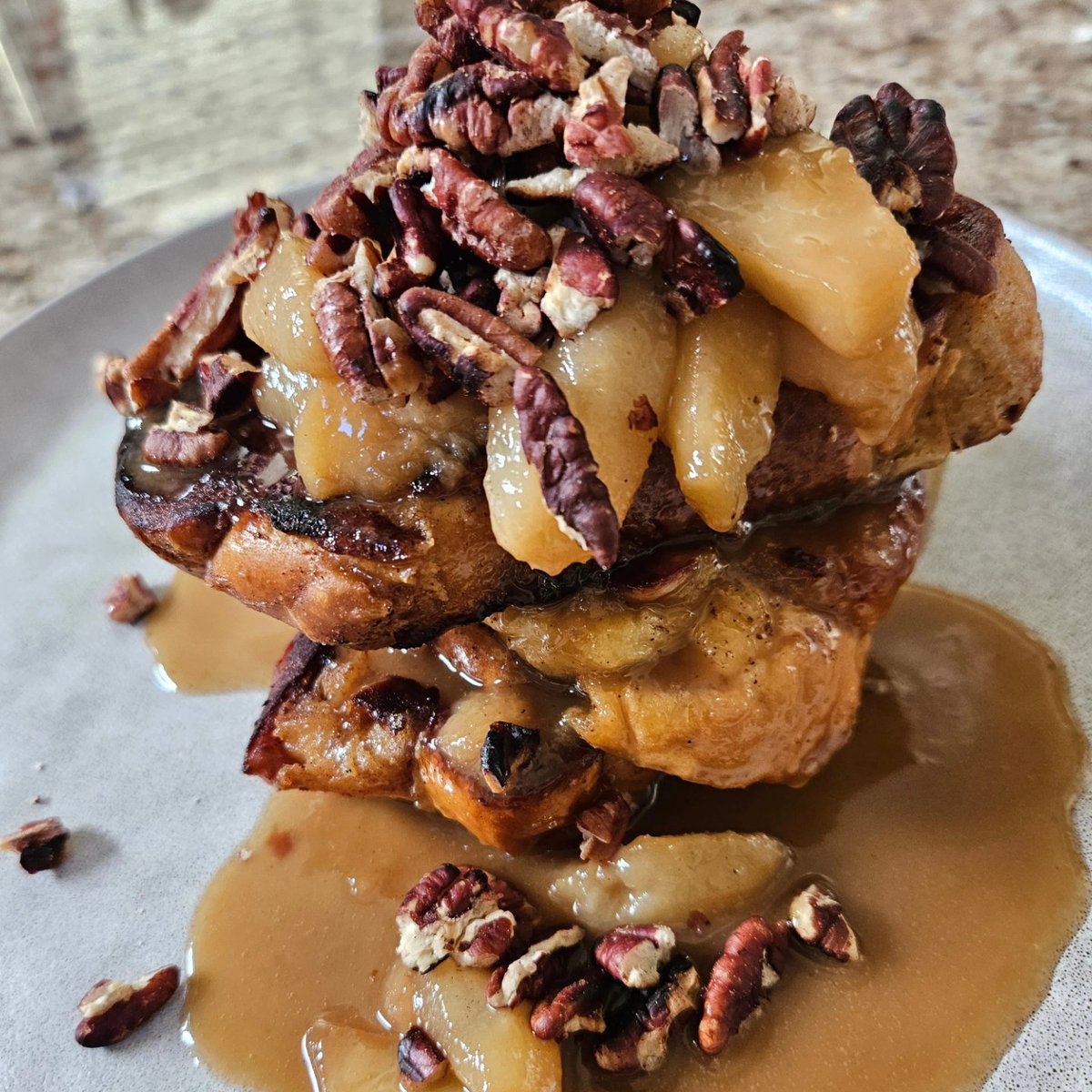 ChefRocHawaii's tweet photo. Watch today's Chefs of Color featuring Chef Ryan Rondeno as he creates a Challah French Toast topped with an Apple and Pear Compote. FOX SOUL at 3pm PT / 6pm ET https://t.co/S1MradvJYJ