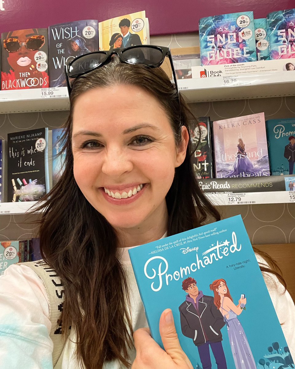 Did you know that Promchanted is at Target?? And it’s the @EpicReads pick this spring hurrah!!! 🎯💕🤩🏰🐭 @Target @DisneyBooks