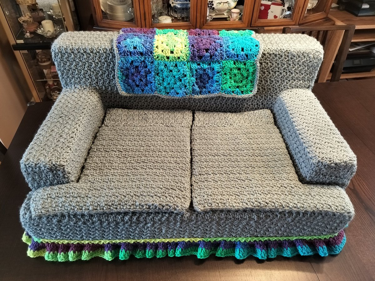 Kitty Couch! The perfect spot for your favorite feline to relax! #instagramdown #CapnCrunchSweepstakes #CATBOY #catlovers #catlady #kitty #couch #spoiledkitty #feline #furbabies craftyauntnancy.etsy.com/listing/167445…