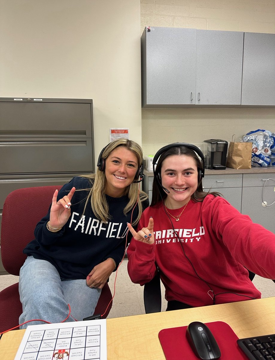 On call for #STAGiving Day! 📞 Our Phoneathon students are having a great time connecting with alumni and members of our Fairfield community! bit.ly/3xciqXq