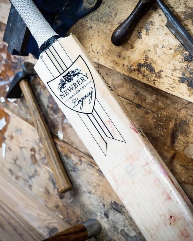 Is your bat in need of a bit of TLC? 🤷‍♂️ Head down to our showroom and book in for a refurb! Click the link in our bio for more info 📲 #TeamNewbery #NewberyCricket #Cricket #ClubCricket