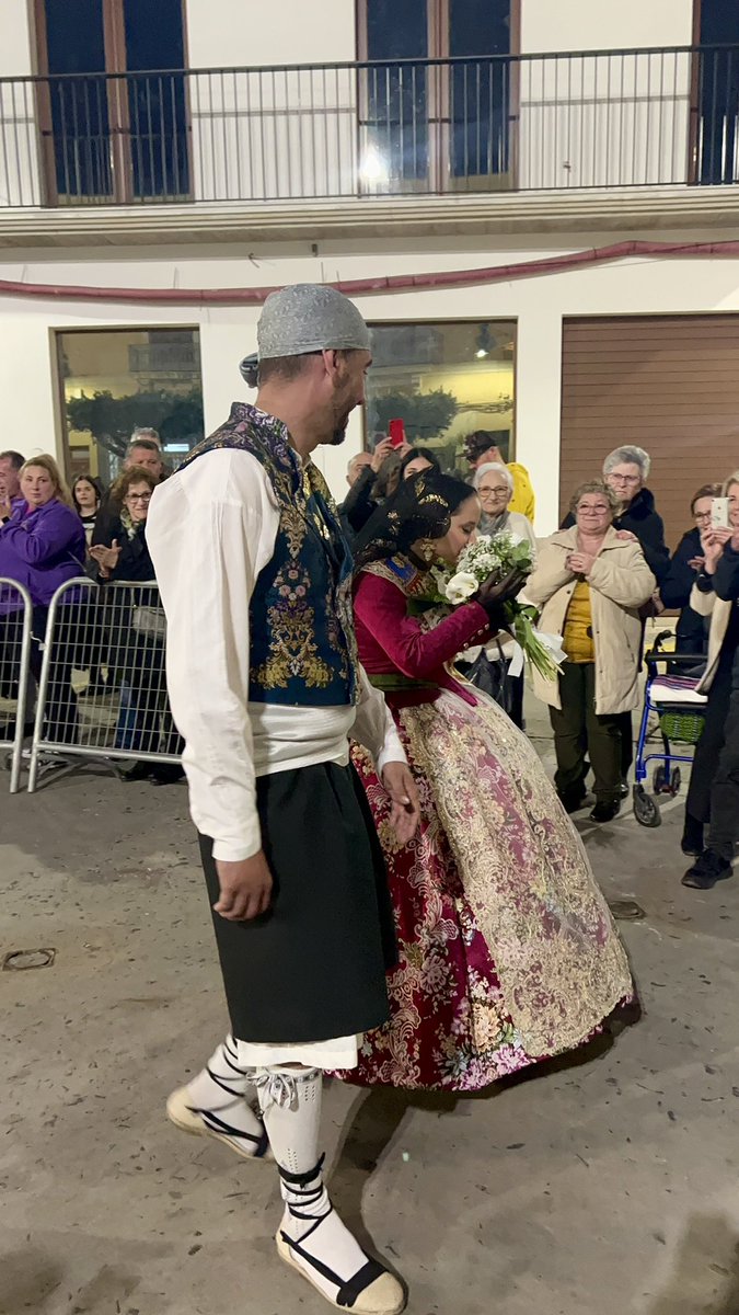 ainoa_vila's tweet photo. Broche final a les Falles de la meua vida....
Sempre al meu cor❤️‍🔥
#FallaLavinguda https://t.co/znkvAw9I4t