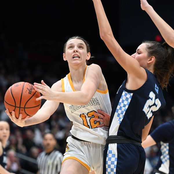 Breaking🚨

Olmsted Falls' Danielle Cameron named 2023-24 Morning Journal Girls Basketball Player of the Year!

📷 <a href="/PhotoDAC/">photodac</a> (left)