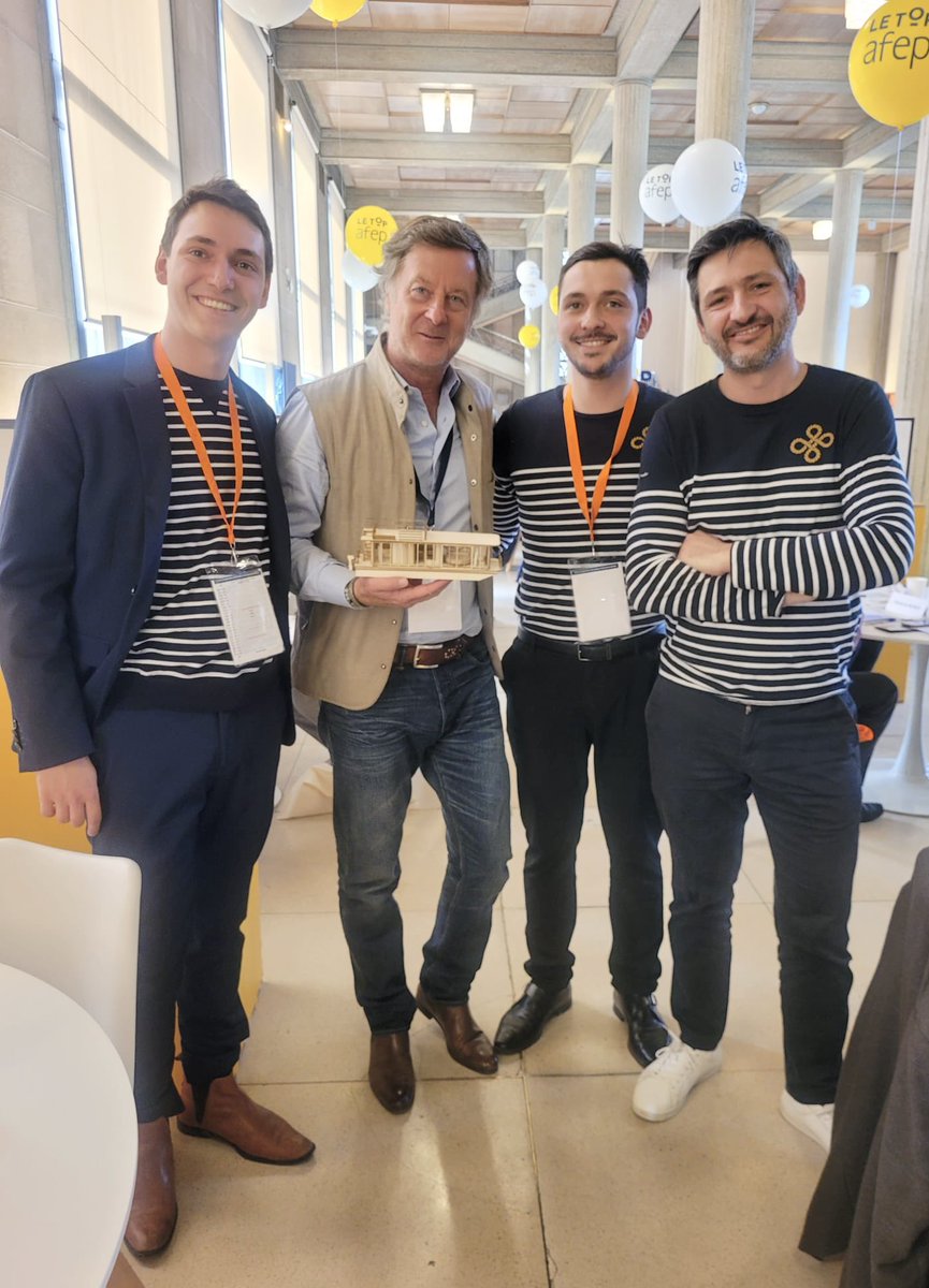 Il y a 3 ans, nous rêvions avec <a href="/jeanchrysdumont/">Dumont Jean-Chrysostome</a> de partager notre vision avec le PDG d’<a href="/Accor/">Accor Group</a> .
Aujourd'hui, <a href="/EscaleRoyale/">L'Escale Royale</a> discute avenir et innovation 🌳avec Sébastien Bazin. Cette rencontre ouvre des portes à une collaboration transformative dans l'hôtellerie.🌟🏨 #Innovation