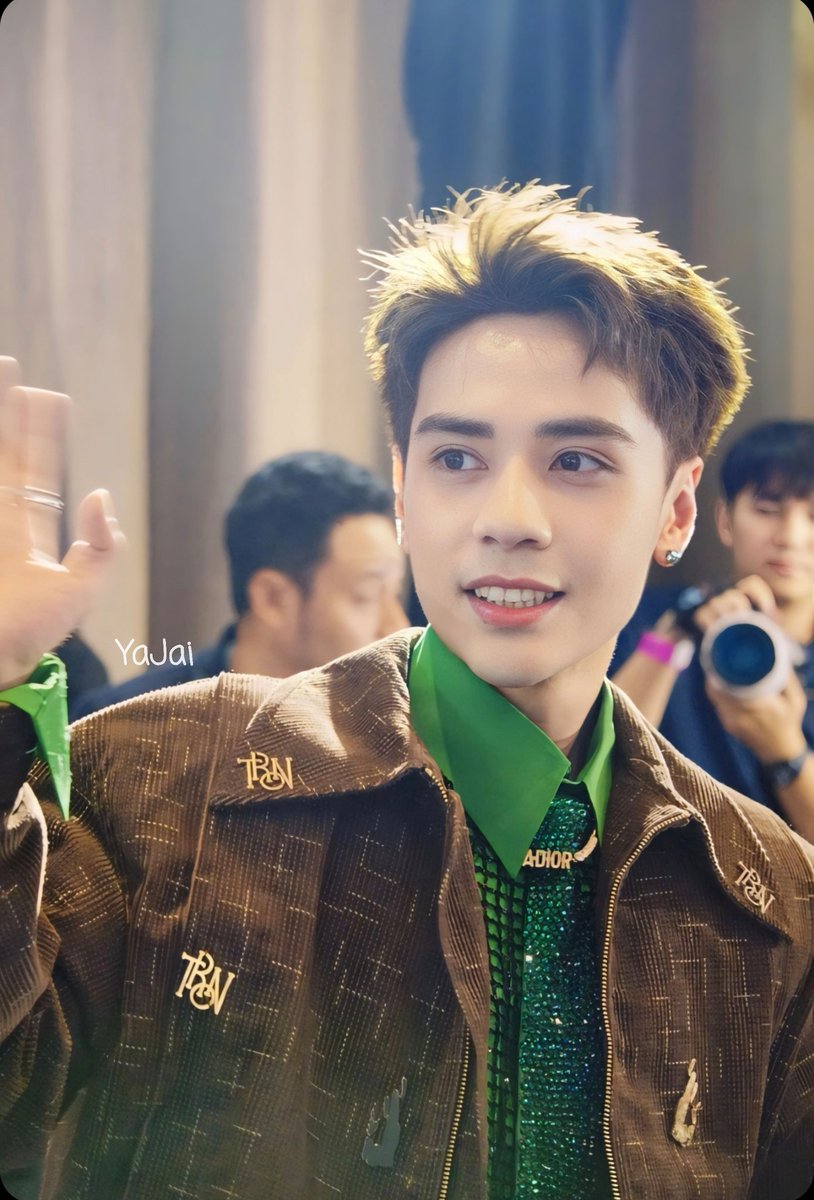 callmeKhunMae's tweet photo. Trust the timing in your life. My boy 💙
#QuangHungMasterD​ ✨🏆✨ https://t.co/ynCqgfq0R6