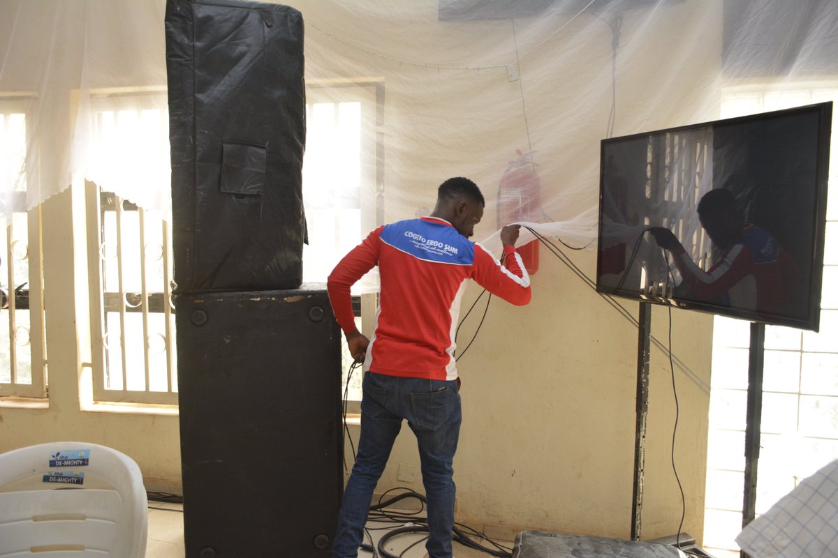 cogitoevents's tweet image. From lens to screen, we&apos;re dedicated to excellence! Our high-quality equipment ensures your production shines bright every time. If it&apos;s not excellent, it&apos;s not Cogito Ergo Sum.✨

#QualityMatters #LightsCameraQuality #SoundAndScreen #CogitoEvents #CogitoErgoSum