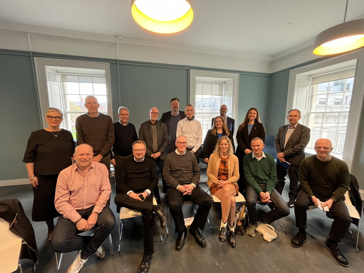 Delighted to host CEOs from Danish companies along with Nikolaj M. from @dkinireland. Thanks to Prof. Patrick Geoghegan, who gave a very interesting talk, & great to have Jurgen Osing from @TCD_Innovation join us. @tcdglobal currently has exchange agreements with 4 Danish unis.
