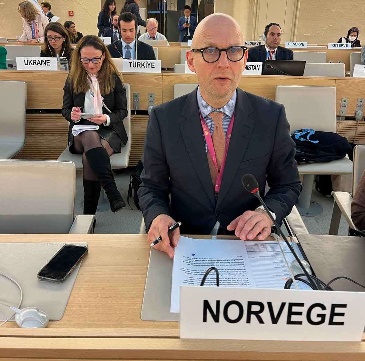 #HRC55: Freedom of expression and access to information is critical to shed light on #HumanRights violations and abuse and secure accountability⚖️. 🇳🇴 urges: 👉Journalists must be protected 👉Impunity for crimes against journalists must end Full stmnt.: bit.ly/3TrMQwt