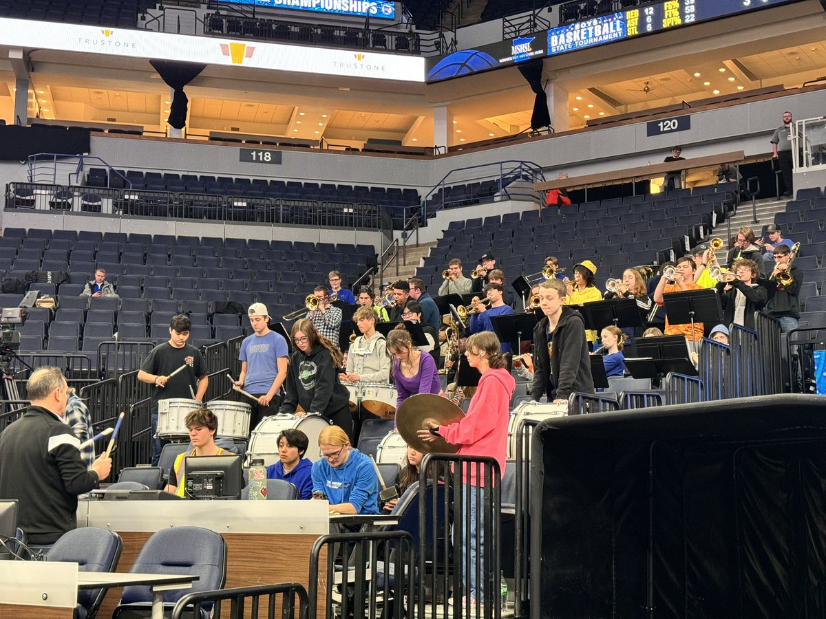 Thank you fans, parents and the RHS band for supporting the Rogers Royals basketball team! #GoRoyals #StateTournament2024