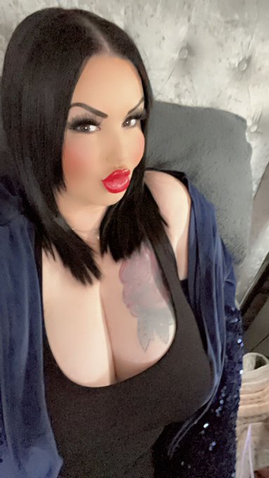 All slutted up post gym&hellip; and no dick to gobble 🍆💦💦?! Who&rsquo;s gonna save me from my raging horn ?  Sexting<a href="/tag/spoons"class="tags"><span>#spoons</span></a>
