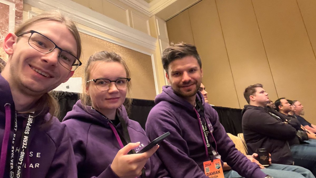 HouseOfAngular's tweet photo. We are here! @ngconf 😜 https://t.co/wnyHaUJO04