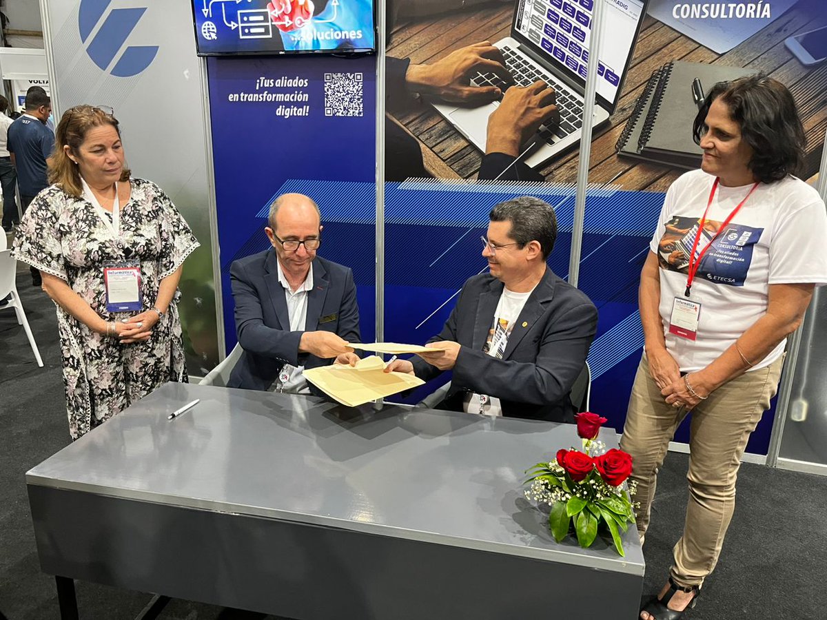 ETECSA_Cuba's tweet photo. Hoy firmamos en #Informática2024 un Convenio de Colaboración con @aicrosCuba, cuyo objetivo es compartir conocimientos y experiencias sobre transformación digital, realizar proyectos conjuntos de consultorías e identificar oportunidades de negocios. https://t.co/lb6sqCHNCp