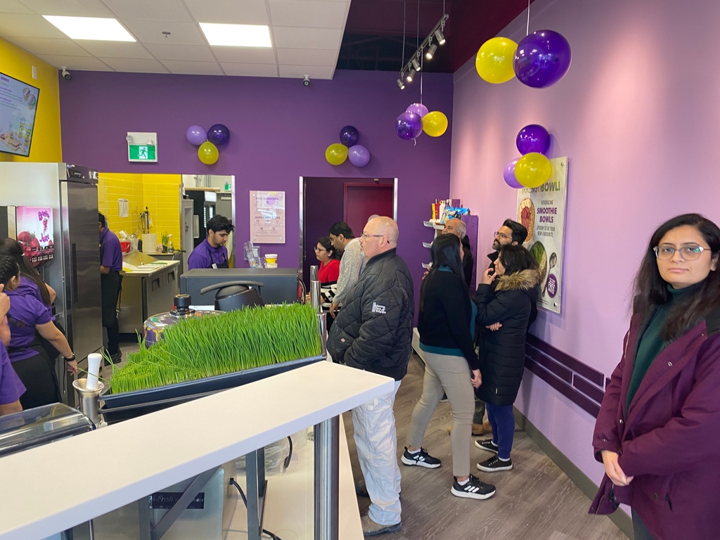 🎉 Woohoo! 🎉 A brand-new Booster Juice just opened their doors in Etobicoke. A big congratulations to Franchise Partner Bandit on his first location! Stop in today and let his team get your perfect smoothie blending 😋 📍145 Silver Reign Drive, Etobicoke, ON
