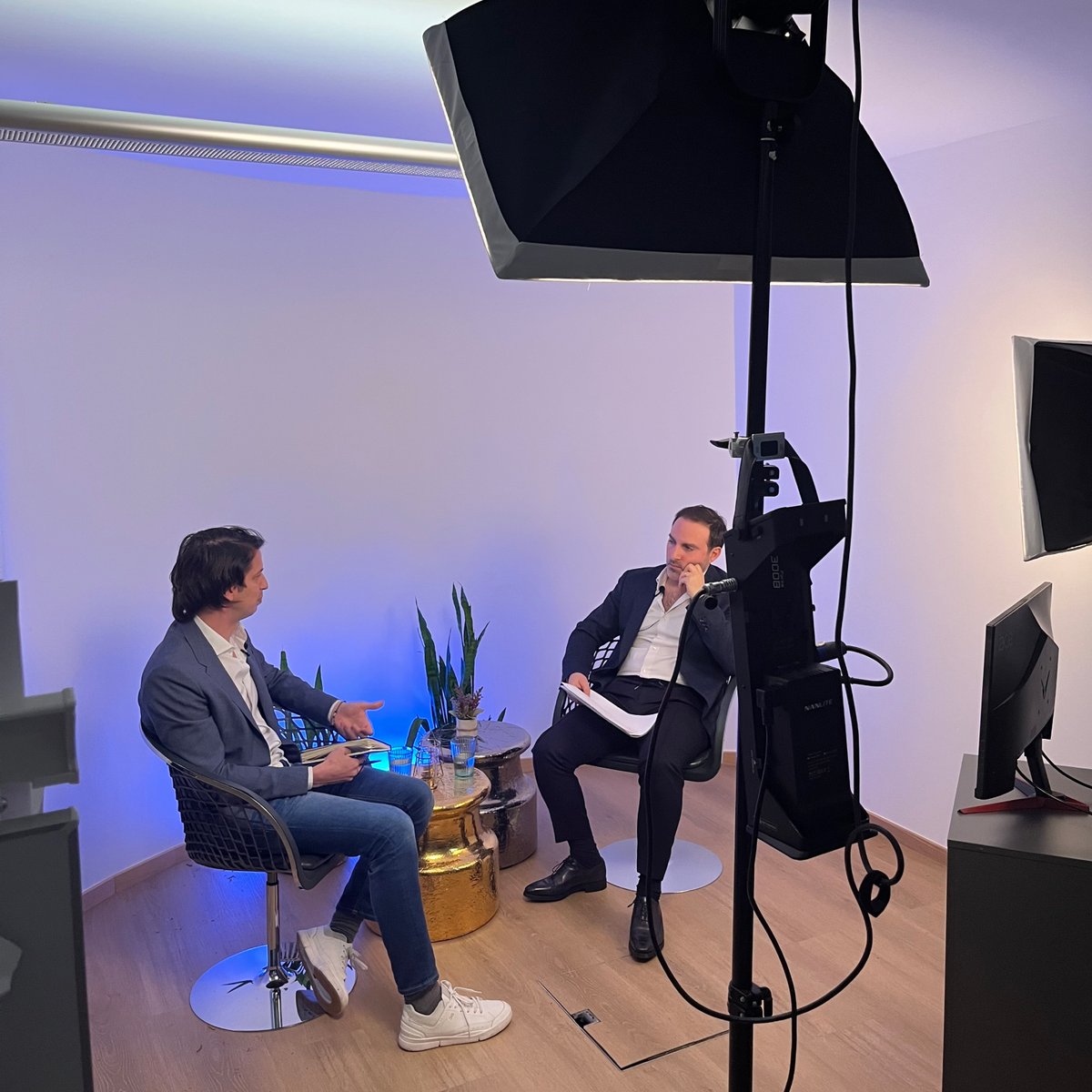 Foxstone tweet media