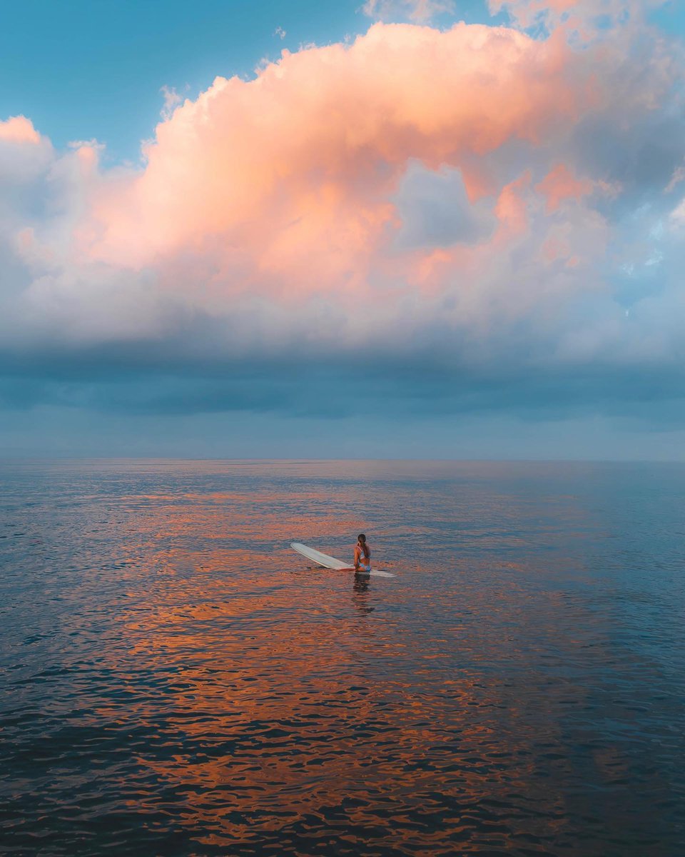 Not just a sight for sore eyes with cotton candy sunsets and mirror like seas, #Canguu is paradise. A great mix of a haven for surfers, it's no wonder it's a popular destination and now a bustling spot for digital nomads. #ThisIsLiving 📷: @josh_burkinsaw
