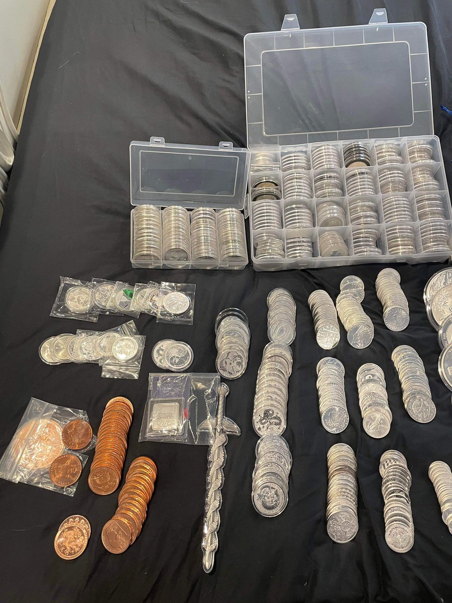 BullionBrother's tweet image. #stackoftheday Generational wealth starts 1oz at a time! This anonymous FB stacker get it 🧱🪙💯! 

Send us a picture or video of your stack for a chance at a feature. We do anonymous or shoutouts. All shapes and sizes we love to see them! 

#silverstacking 
#silvercoins