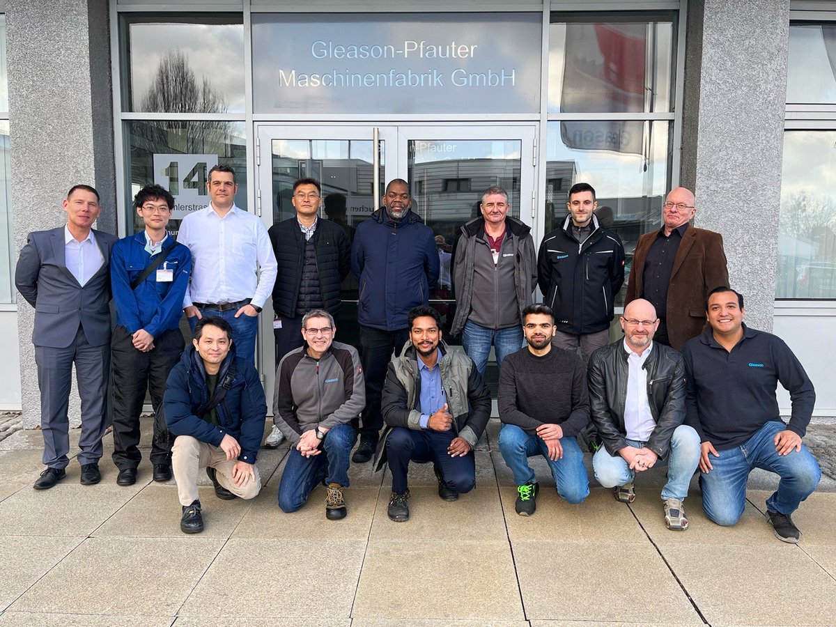 Gleasontweets's tweet image. Gleason Global Service Engineers at Gleason-Pfauter Maschinenfabrik. Service Engineers are regularly trained on the latest development of Gleason machines so they can provide customers with the best possible service: gleason.com/training

#geartechnology #gearknowhow