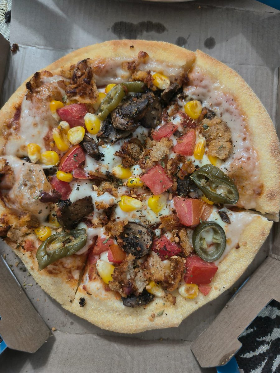 ashish_dev9's tweet image. Hi @dominos @dominos_india 
My last order from Dominos looks like burnt and distasteful. Everything on the pizza looks atrocious (check pic for reference). This is not expected out of a brand of your stature. 
Please provide me with a resolution to the same.