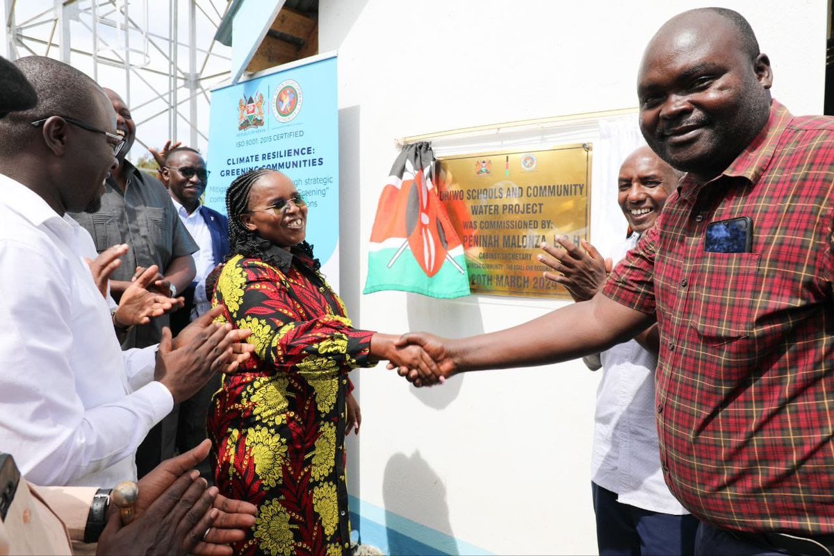 Today, I had the honor of joining CS Peninah Malonza to inaugurate two vital community water projects in Kisumu and Homa Bay counties. At Oriwo Primary School in Kisumu county, the community water project is a testament to progress, capable of discharging 3,400 liters per hour,…