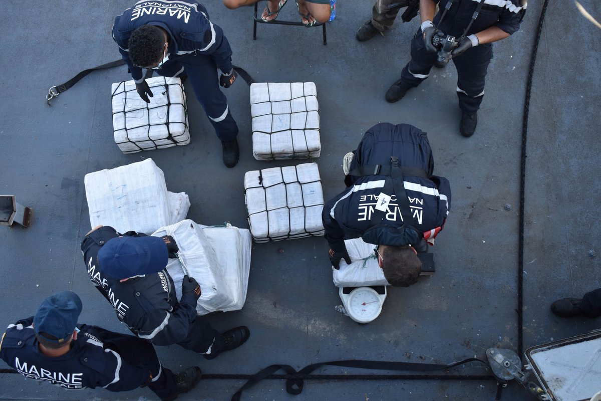 A French Navy vessel seizes over 10 tons of cocaine off the African coast

maritimafrica.com/en/a-french-na…

#maritime #maritimafrica #news #navy #africa #gulfofguinea #drug #traffic #security