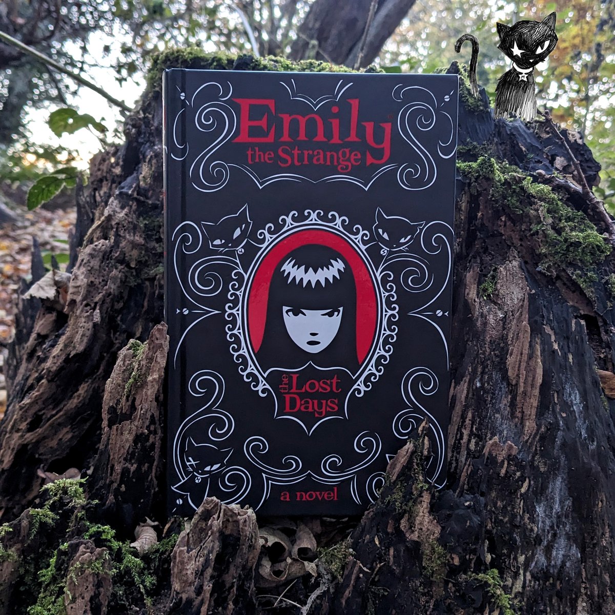 🖤 Do it yourself; think for yourself; be yourself. 🖤 The iconic, free-spirited, rebellious and bestselling YA graphic novel series by @EmilyTheStrange is a cult classic: perfect for fans of Wednesday and Heartstopper.