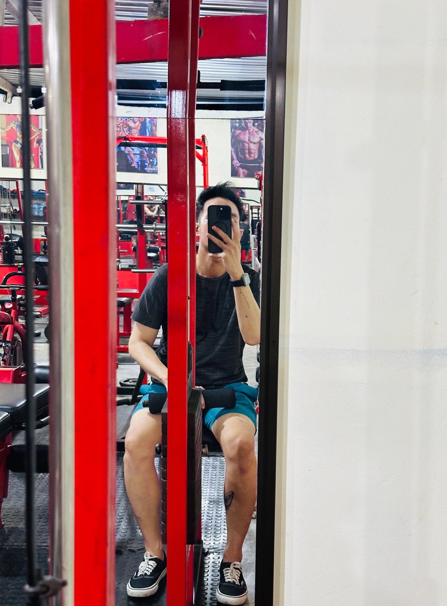 gaarryy88's tweet photo. Aku udah kelar gym yaaaaa #misal https://t.co/haY1zleyM6