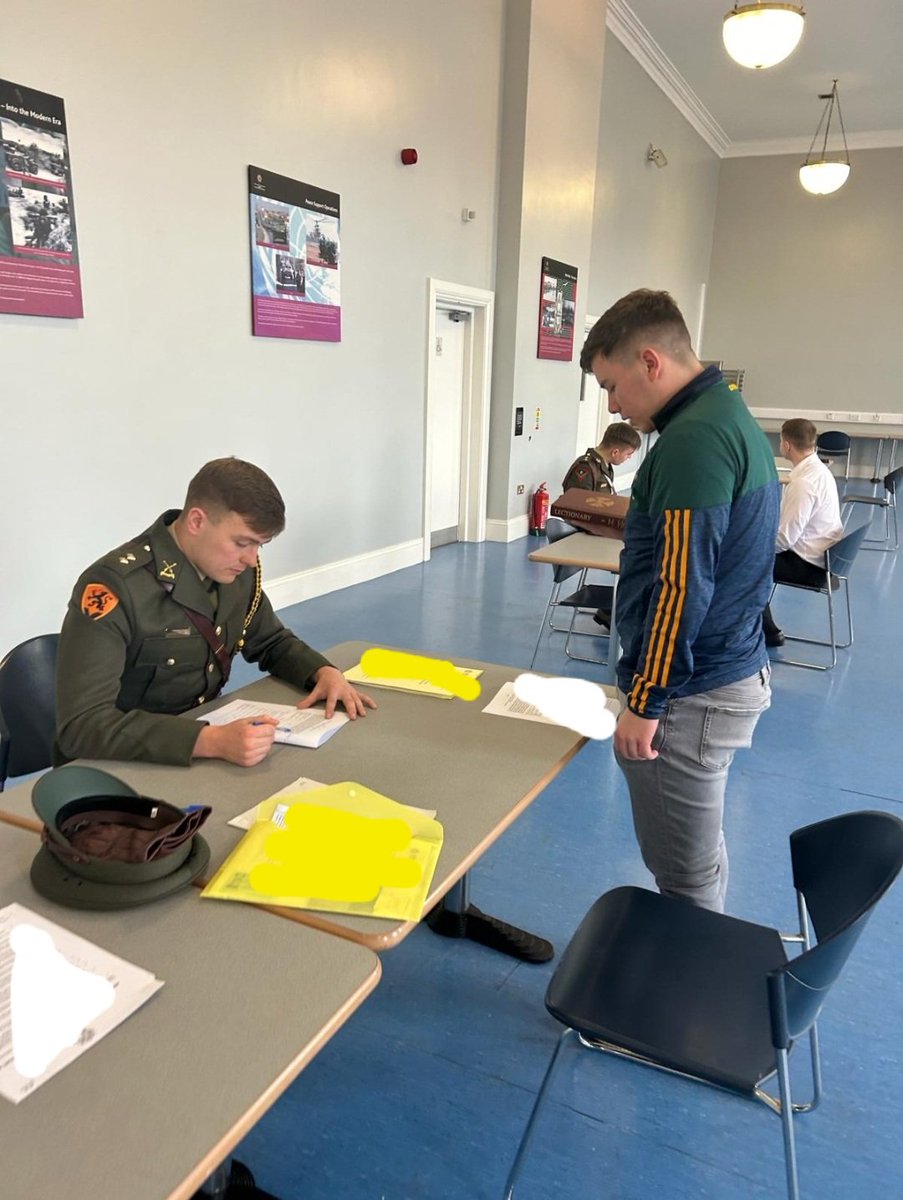 Yesterday 93 recruits from all over Ireland were attested in Cathal Brugha Barracks, Dublin. Today they commenced their #inductiontraining in Finner Camp making up the 42nd and 43rd recruit platoons respectively. 🇮🇪🦁 #bemore #Donegal