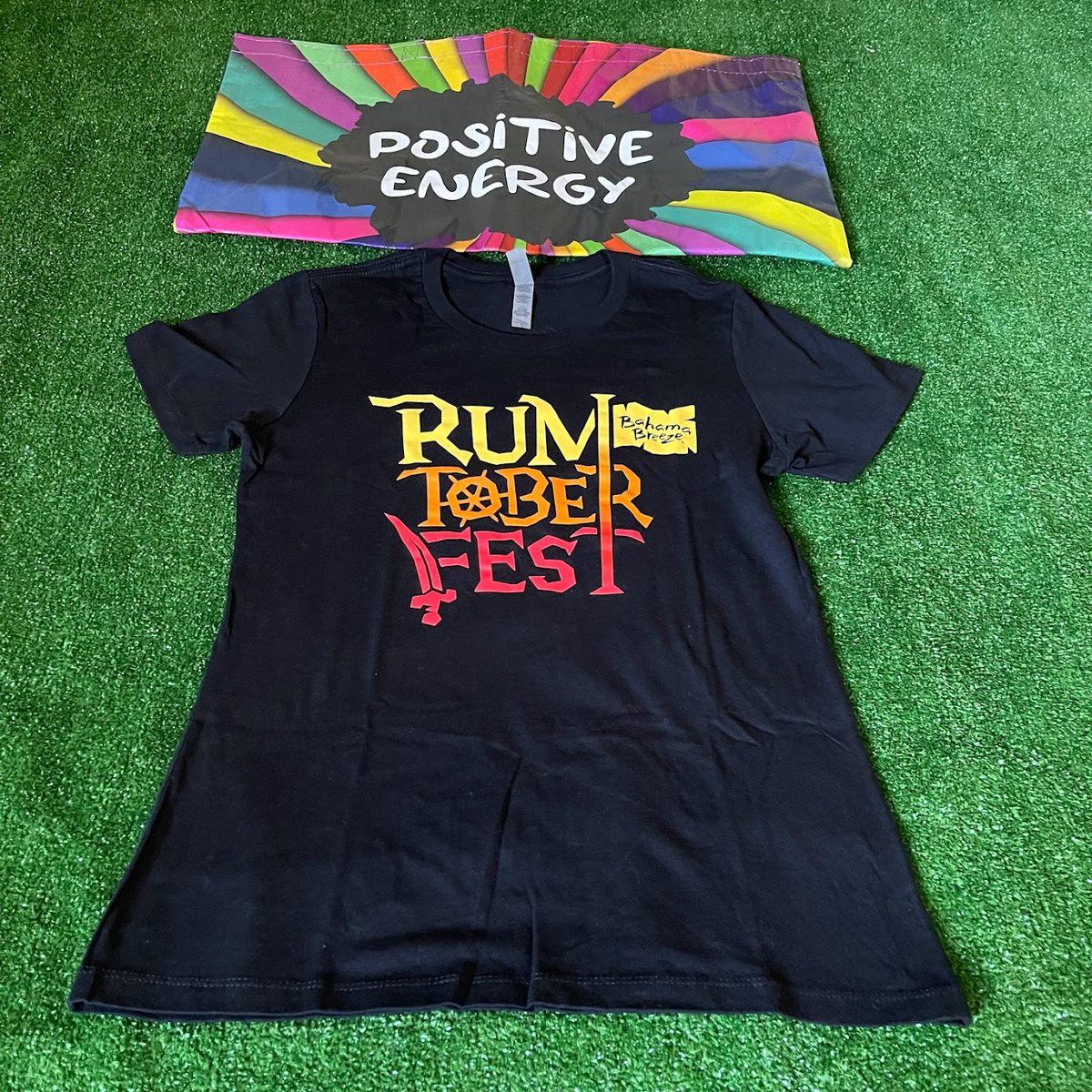 Bahama Breeze Women's Short Sleeve Crew Neck RUM-tober-FEST Black T-Shirt Size S

#BahamaBreezeStyle
#Rumtoberfest
#CrewNeckTee
#ShortSleeveFashion
#SizeS
#SummerVibes
#TropicalFashion
#PartyTShirt
#IslandLife
#CasualChic
ebay.com/itm/1263861703…