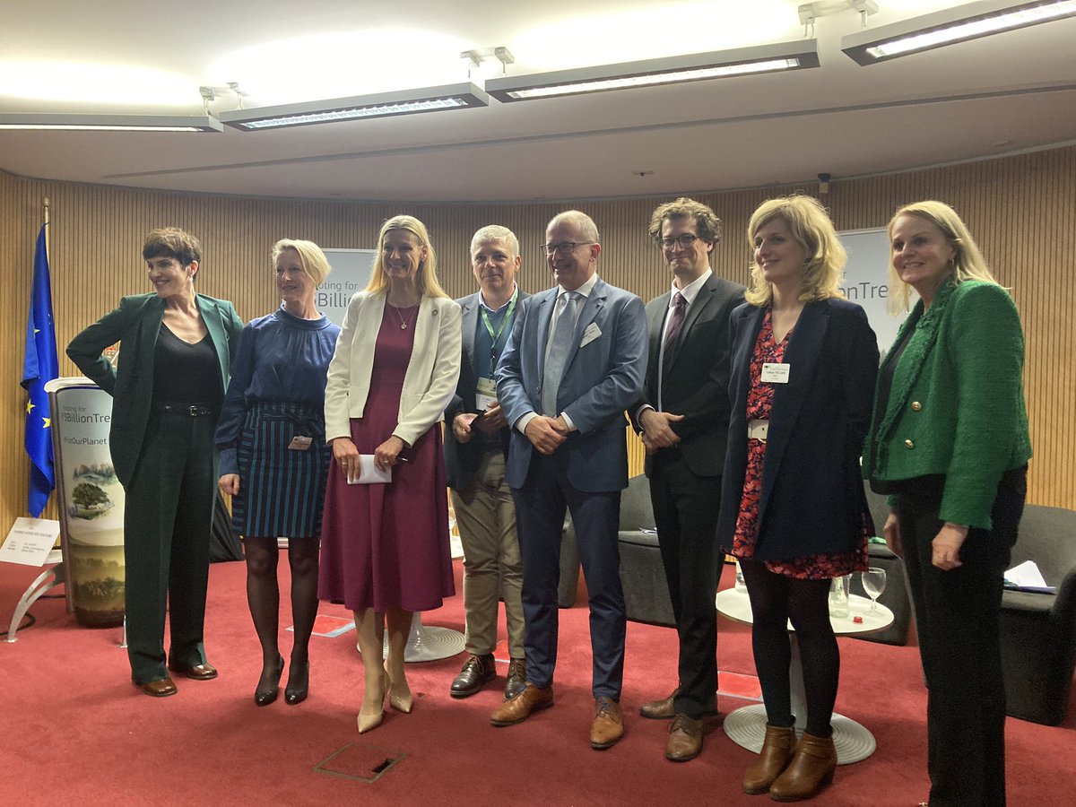 Marco_Onida's tweet photo. @florikafink @EU_ENV @EUClimateAction @celine_tellier @UNECEForests @HumbertoDRosa1 @EULandownersOrg @SweForestInd And, overall more women than men on stage, something not always easy for forest-related conferences! https://t.co/L1tfzFNqb5