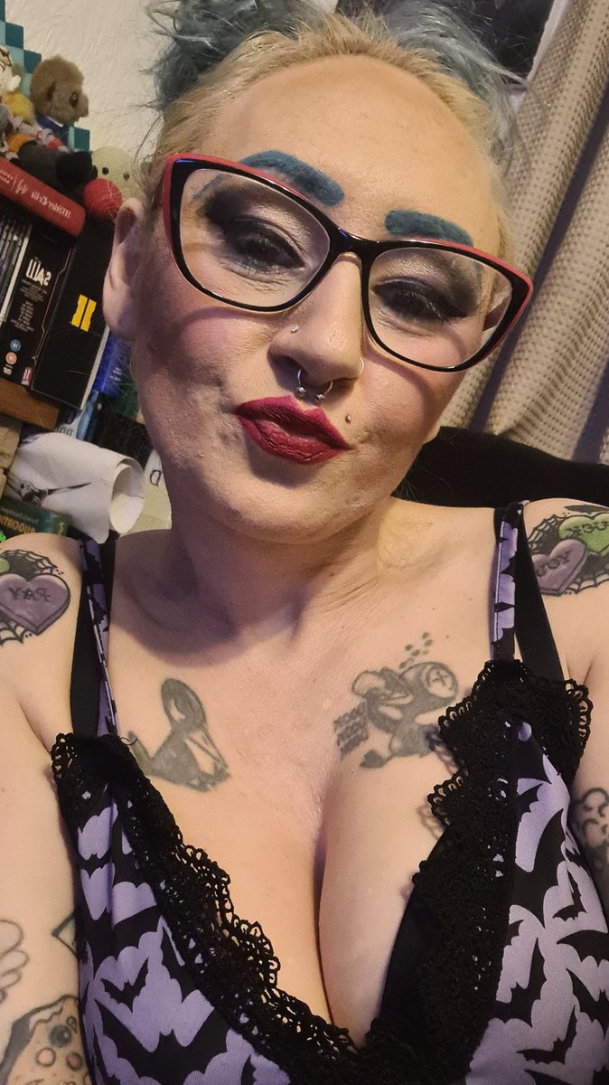 My birthday is on Friday and I'd like a half day of tattooing tributed. £225. DM to tribute. Timewasters will be outted. UK bank transfer only. #paypigs #findom #femdom #RT @RT_SHADOWXO @RTpeasant123 @BetaPromo