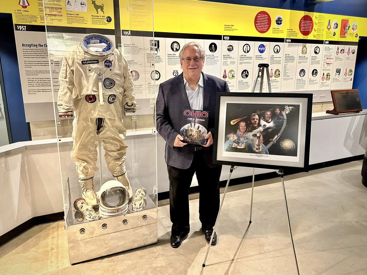 armstrongspace's tweet photo. The museum had a visit from Bill Hinsch, artist of the โOhioans in Spaceโ painting, which currently hangs in the Ohio Statehouse.
The painting depicts several of Ohioโs famous space heroes, including John Glenn, Judith Resnik, Jim Lovell, Gene Kranz, and Neil Armstrong. https://t.co/WkVZeifW6e