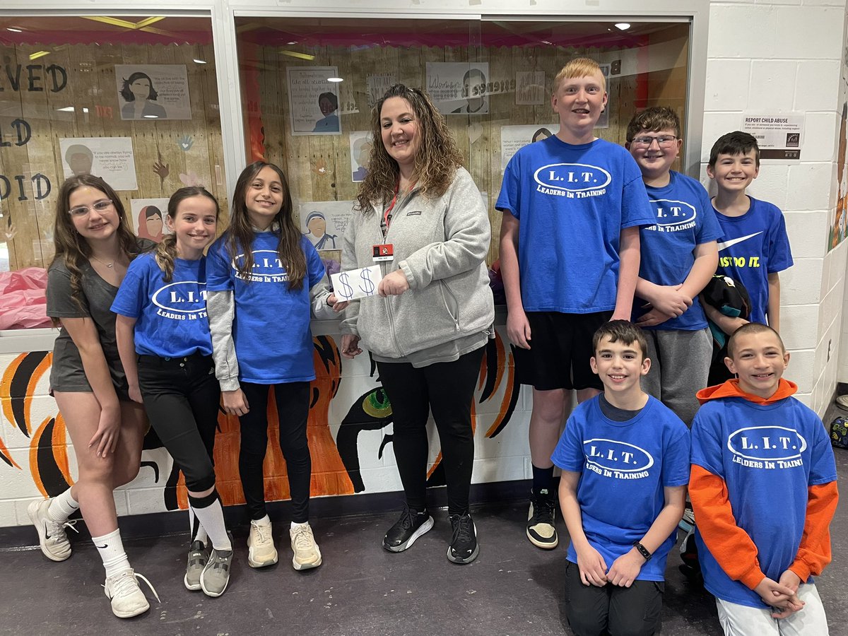 The Leaders in Training presented an envelope full of cash to Mrs Sarah Kilchowski, representative from the Barnegat Elementary PTA . The 6th grade LITs raised money to help with the 5th Grade Celebration by selling St. Patrick's Day necklaces. #itsahorbelthing
#bepta