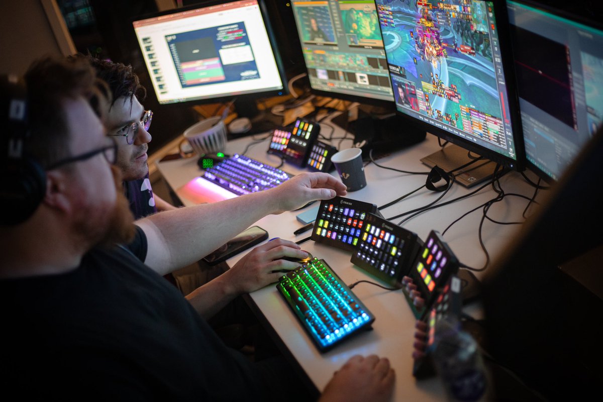 Surely we have enough @elgato Stream Decks to play Plunderstorm on one? 🏴‍☠️👀 #ElgatoPartner