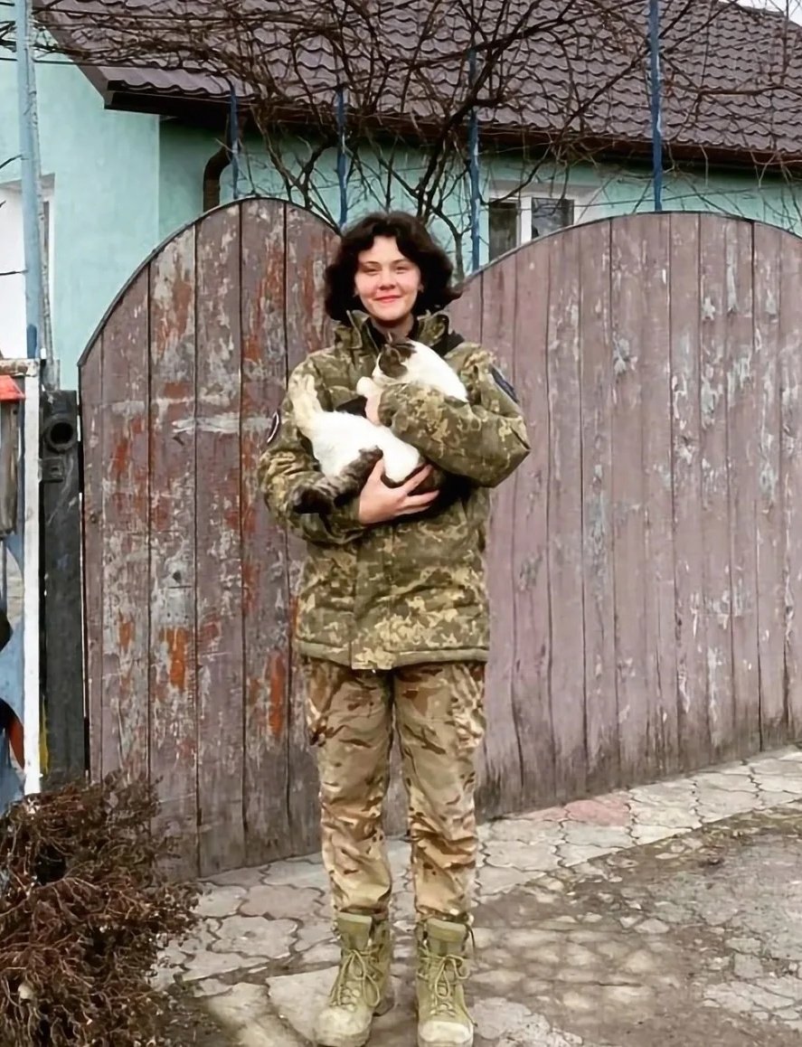 Gerashchenko_en's tweet photo. Anastasiia "Troy" Marianchuk, a combat medic of the 1st Rifle Battalion of the 67th Separate Mechanized Brigade of the Volunteer Ukrainian Corps, died at the front while evacuating the wounded.

She was a student at the Educational and Scientific Institute of Philology at Taras Shevchenko National University of Kyiv, the educational program "Japanese language and literature and translation, English." After the full-scale invasion, Anastasiia took a sabbatical from university and went to save people.

Eternal memory and eternal glory to Ukrainian Hero!