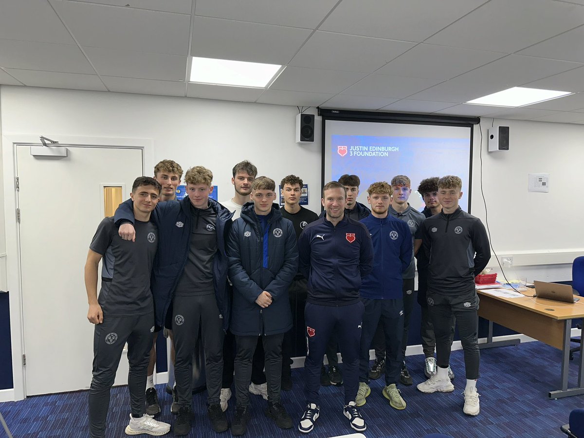 @je3foundation delivers CPR and Defibrillator workshop to @shrewsburytown @shrewsacademy Under-18s as part of @lfeonline Full story ➡️ je3foundation.com/je3-delivers-c… 👼🏼❤️ #JustinsLaw #ForTheMemories #JE3Foundation