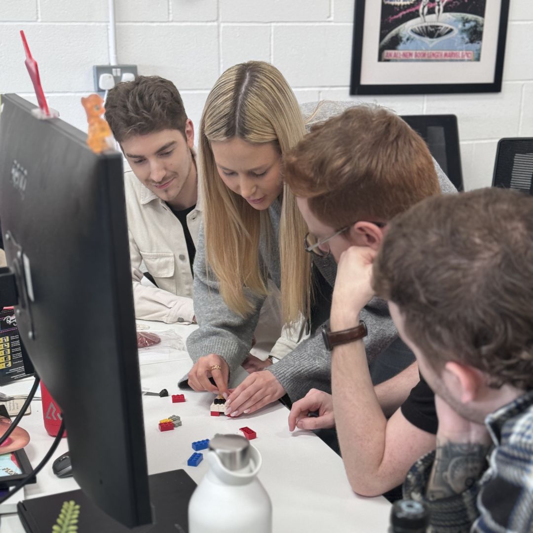 Laser Red tweet media