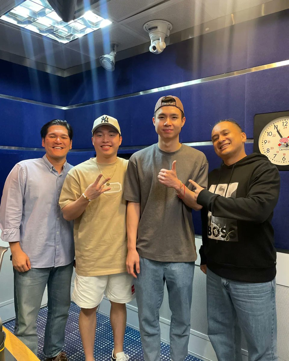 hitzdotmy's tweet image. We're excited to let you know that the #AaronChia and #SohWooiYik are on HITZ!!!🏸😆😍

TUNE IN with the #HITZMorningCrew at 7 AM to catch up with @aaronchiatengfong and @sohwooiyik  about their match, and more!!! 🔥🏸 #AllEngland2024 #AaronChiaOnHITZ #SohWooiYikOnHITZ