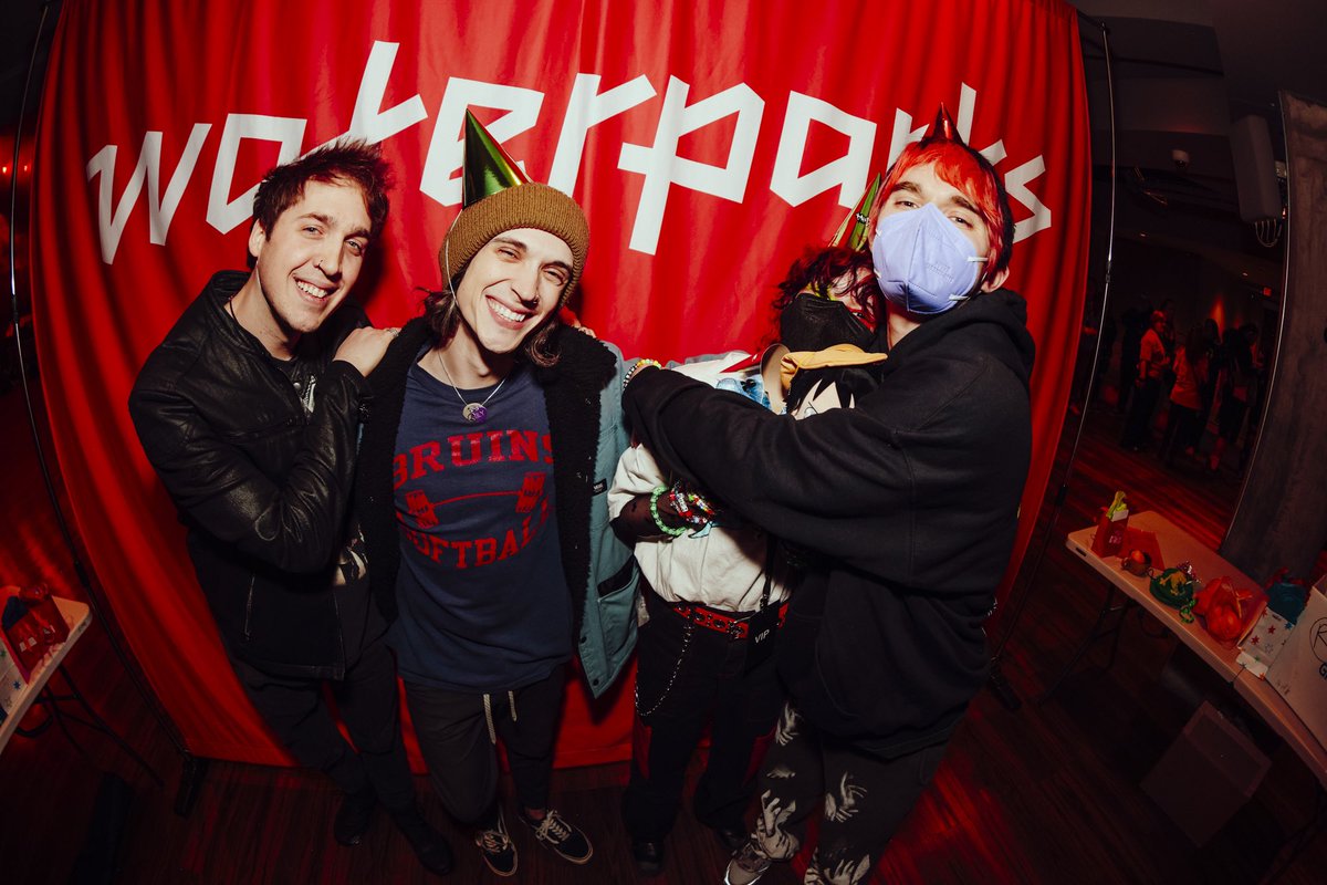 terastalize's tweet photo. waterparks birthday bash! i miss them so bad im gonna sob https://t.co/58CAroETrd