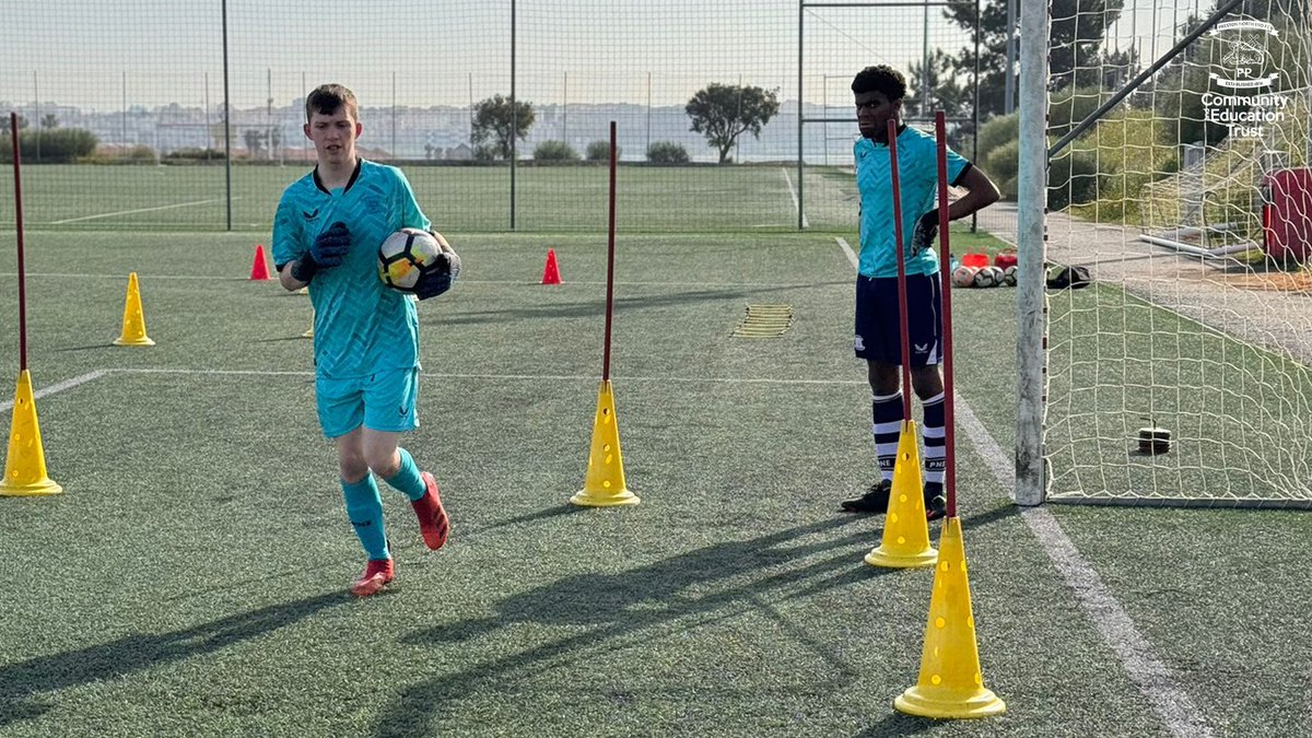 pnecommunity's tweet photo. 🇵🇹 𝗣𝗼𝗿𝘁𝘂𝗴𝗮𝗹 𝟮𝟬𝟮𝟰 🇵🇹

Yesterday was a busy day for our Centre of Sporting Excellence students in Portugal.

Some of our students took part in sessions put on by first-team coaches at Benfica's first-team training centre while others were involved in a basketball session led by a professional Benfica basketball player. 🏀

#PNECET | #pnefc