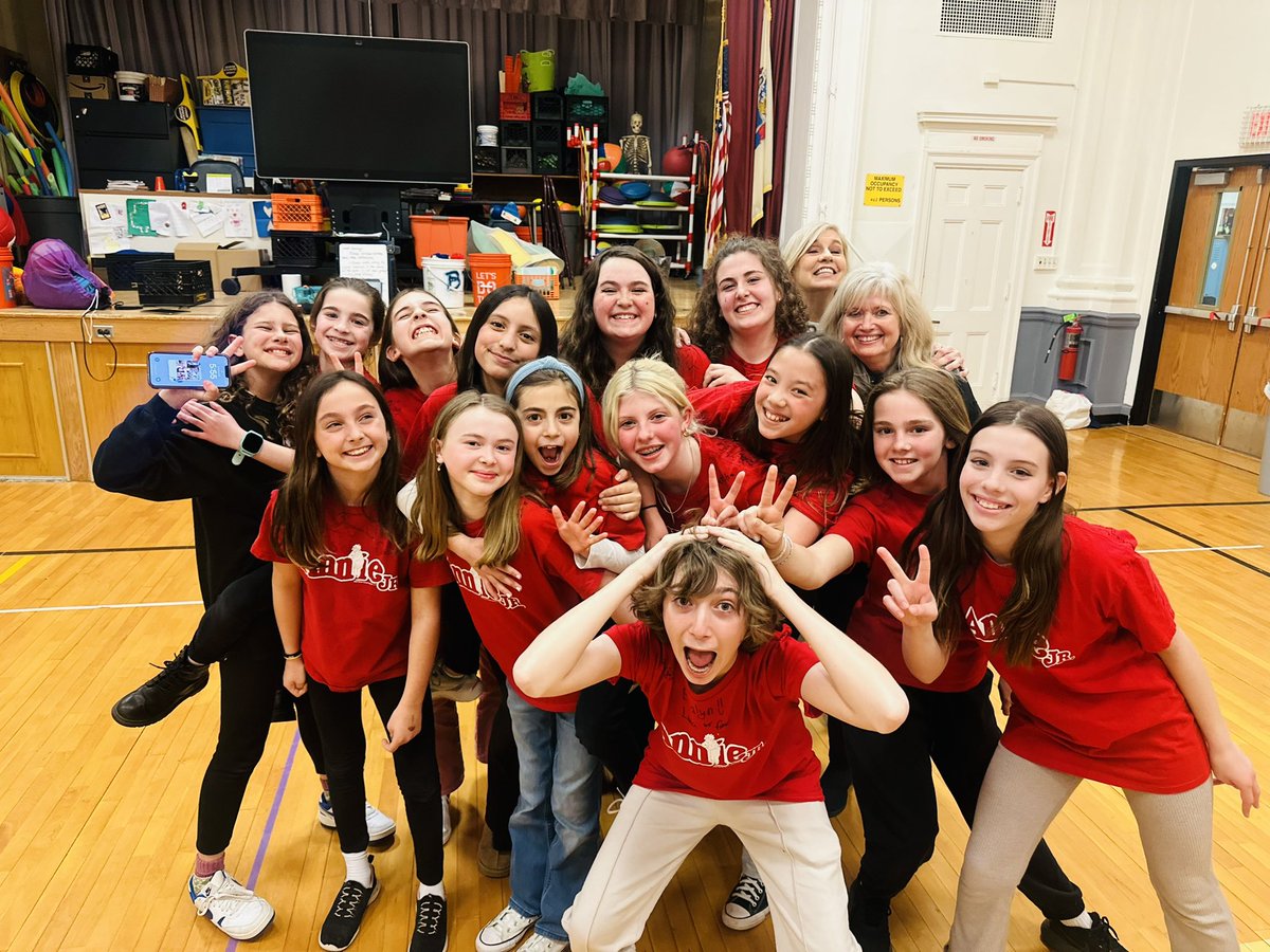 What a FUN night performing songs from Annie for the TG Bookfair! 📚Thank you for inviting us - we had a blast! <a href="/TollGateGrammar/">Toll Gate Grammar School</a> <a href="/TollGatePTO/">Toll Gate Grammar PTO</a> 💚🐊💚 #hvctfamily #hopewellvalleychildrenstheatre