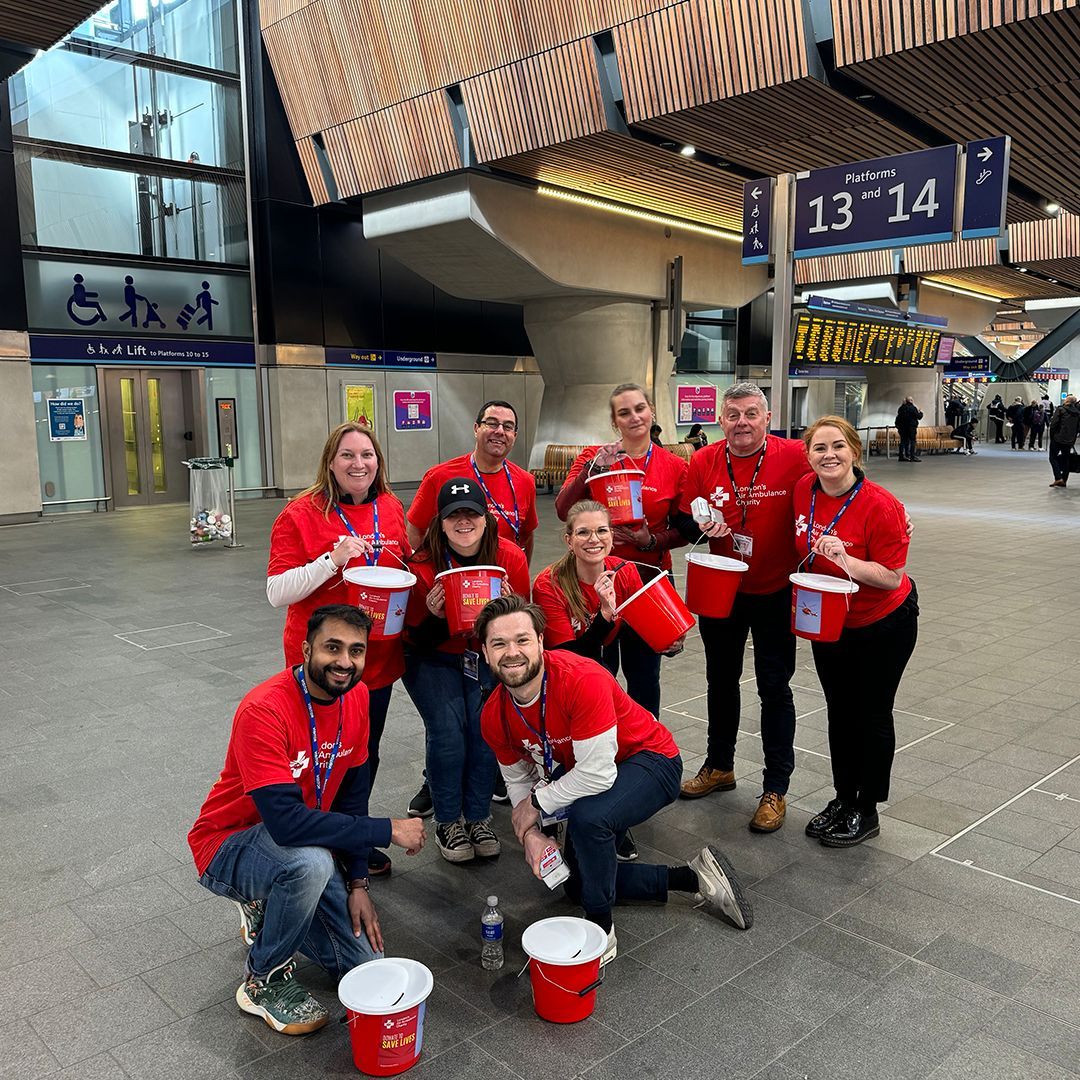 🚁 Our London office teams were in London Bridge Station last week raising money for London Air Ambulance Charity! 💰 The team raised a massive £1,283 for the charity to fund its new fleet. 👏 Big well done to all involved!