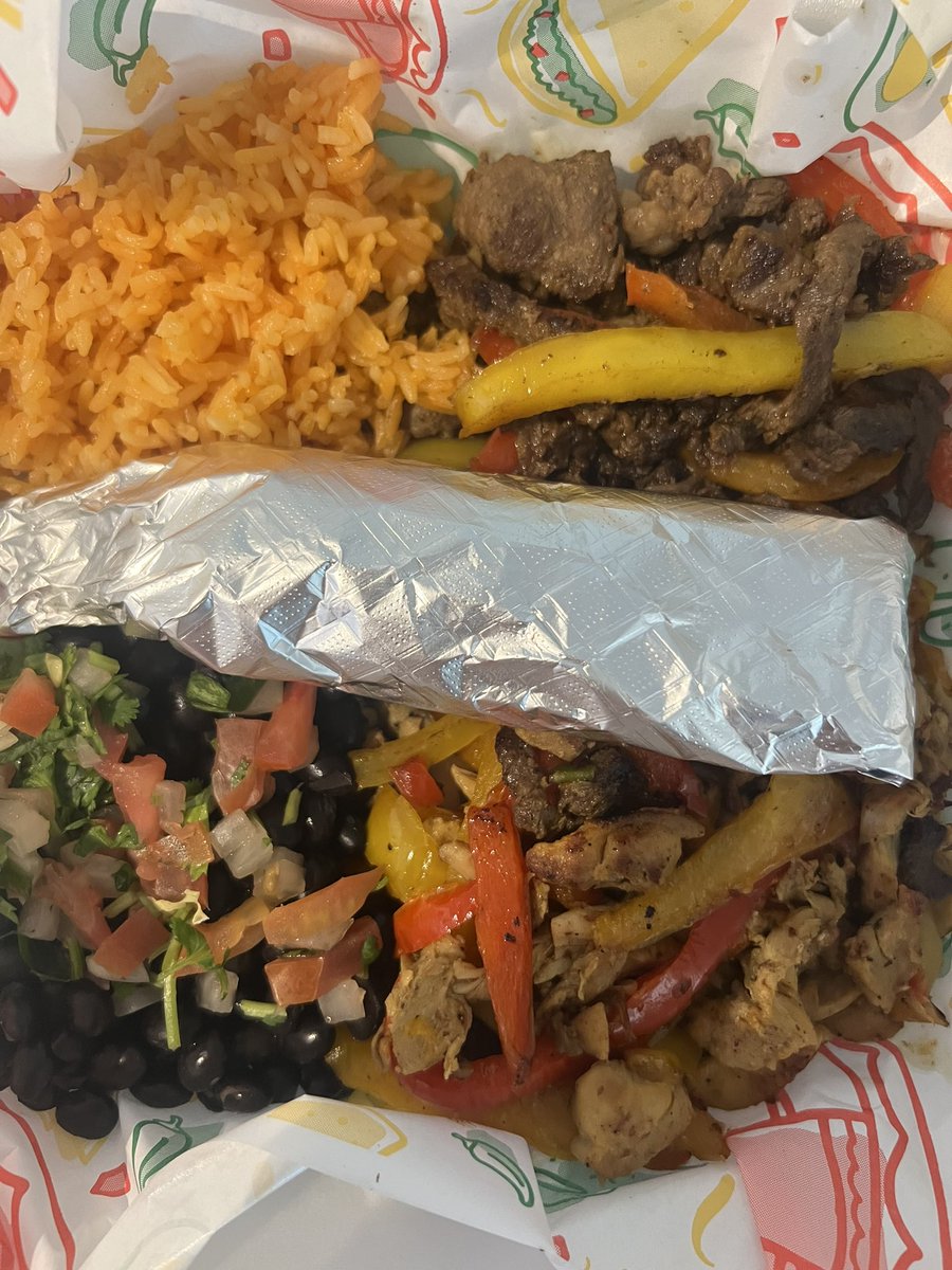 When the Hollywood Tacos food truck comes to our main campus— employees line up! 😋