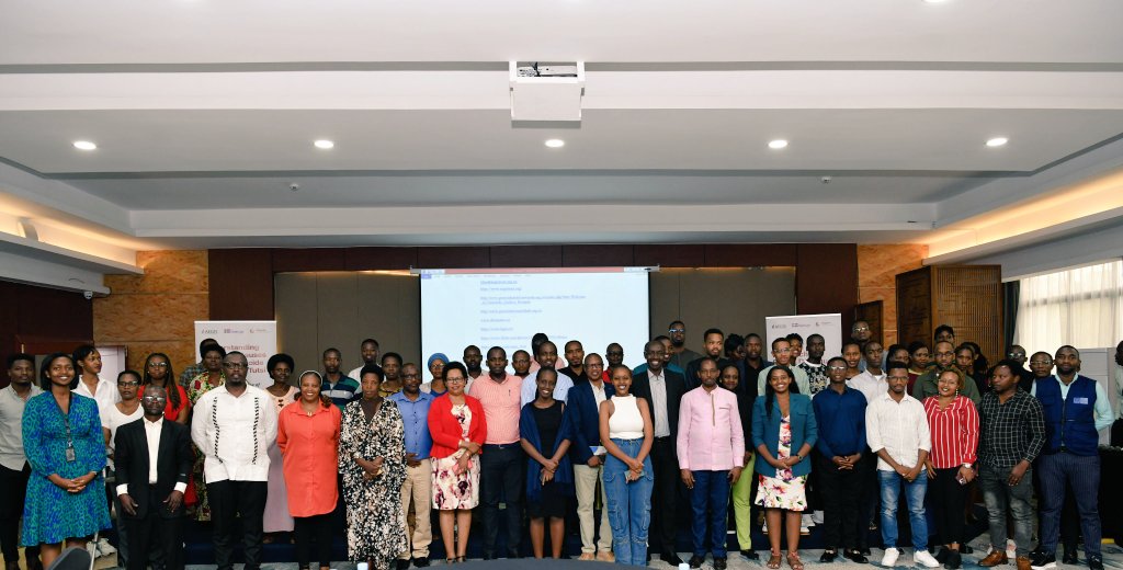 @slf_Rwanda we are deeply honored to have been invited by @Aegis_Trust  to participate in today's dialogue ,'focusing on the theme of Understanding the Root Causes of Genocide against the Tutsi. 
#PeaceBuilding #AegisTrustRwanda #EndViolence #DialogueForPeace