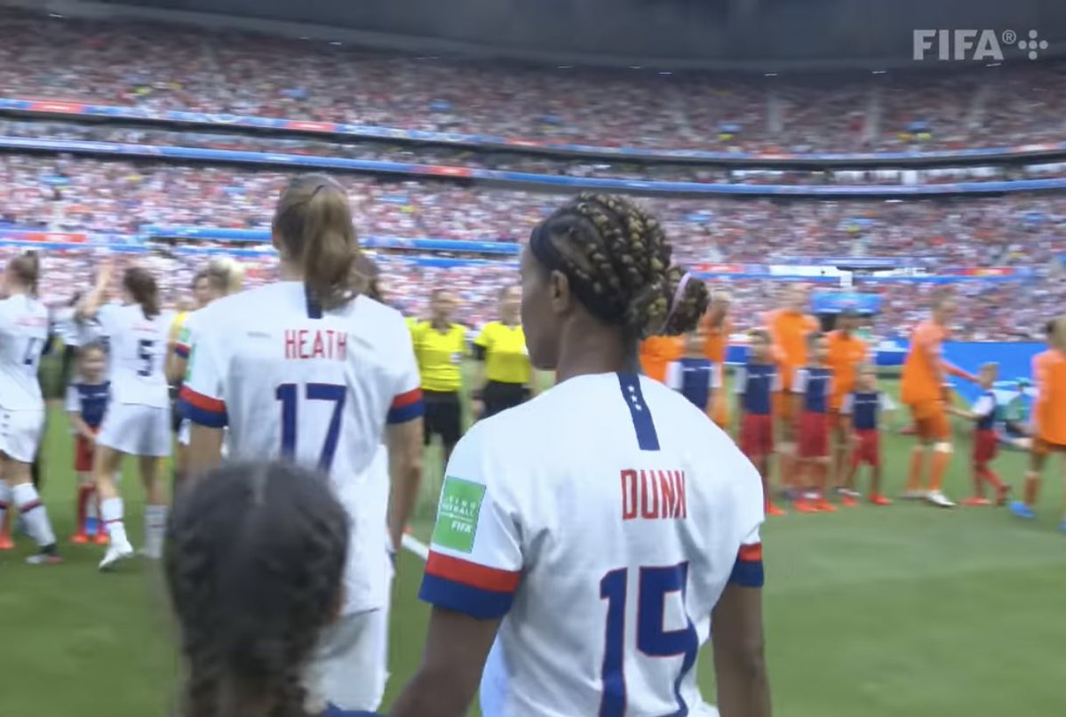 #Selfhate. Will be uploading a thread soon about things I didn’t notice and things I remember about the USA v Nederland 2019 WWC final. My god….viv smiling in the first pic..