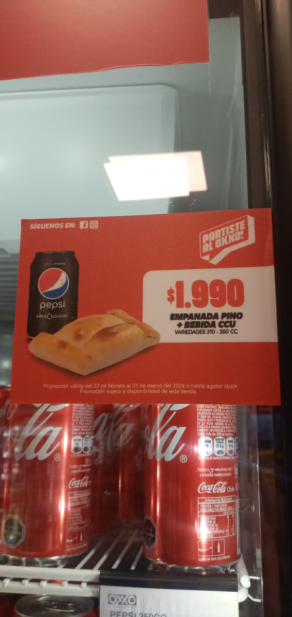 TroncosoPaoly's tweet photo. Publicidad engañosa de #Oxxo ofrecen combo con bebida zero, pero no se puede pasar Zero solo normal... https://t.co/2FTmxlv01w