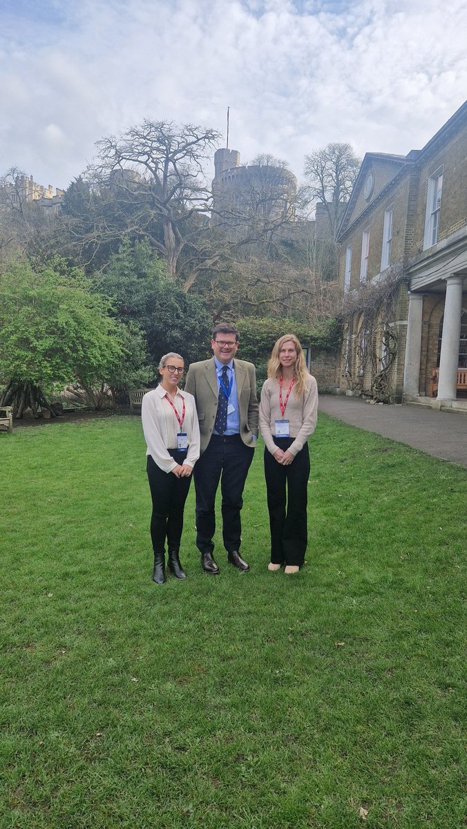 goldsmithwdj's tweet photo. The great benefit to being a @r0undsquare global member school is the network and fellowship of 250 schools across the world, all connected to the Hahnian ethos. Great to welcome teachers from @LindisfarneAGS and @MLC_school this week to Windsor.  Great discussions all round. https://t.co/g3DDO02BI0