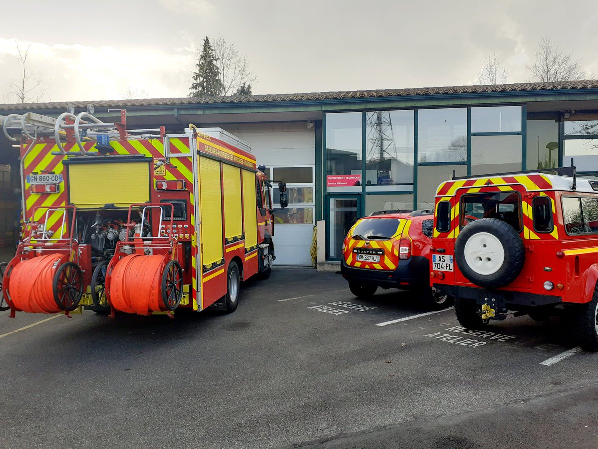 verite_marc's tweet photo. Merci à l'Union Départementale des #SapeursPompiers ⛑ des Pyrénées-Atlantiques pour l'accueil de nos sociétaires @Matmut ce jour au @sdis64 à #Pau. Une belle après-midi d'initiation aux #GestesQuiSauvent avec le kit #MiniAnne 💔
#SauverDesVies #Défibrillateur #StayingAlive https://t.co/ZXAyBqwIJk