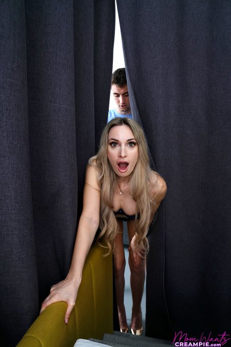 We would like a peek behind @MuffinMicky's curtains 👀  https://t.co/Vg2tVkAJW3 https://t.co/30wWq6jR<a class="tags" href="/tag/muffinmicky">@muffinmicky</a>